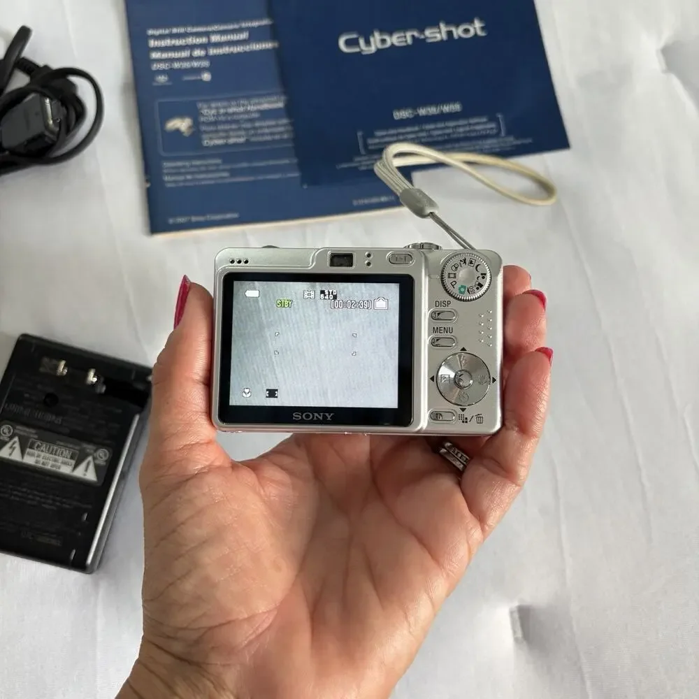 Sony Cyber-shot DSC-W55 7.2MP Digital Camera Silver, MpegmoveVX, 3X optical zoom